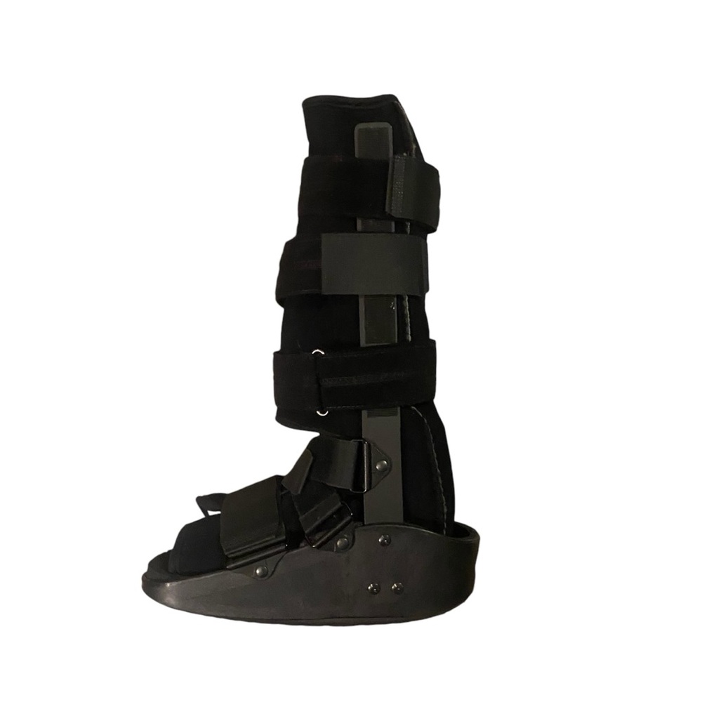 Maxtrax orthopedic walker boot black medium size